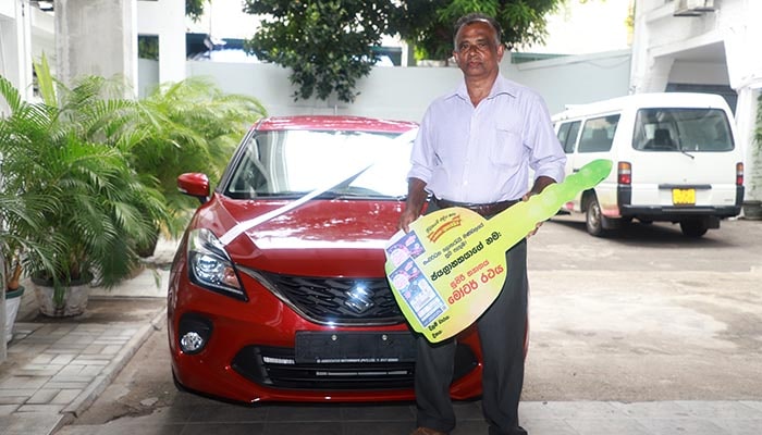 Baleno motor car, the first prize of ‘Supiri Dhana Yogaya’ of Lagna Wasana goes to Mr. Navaratna of Mawanella